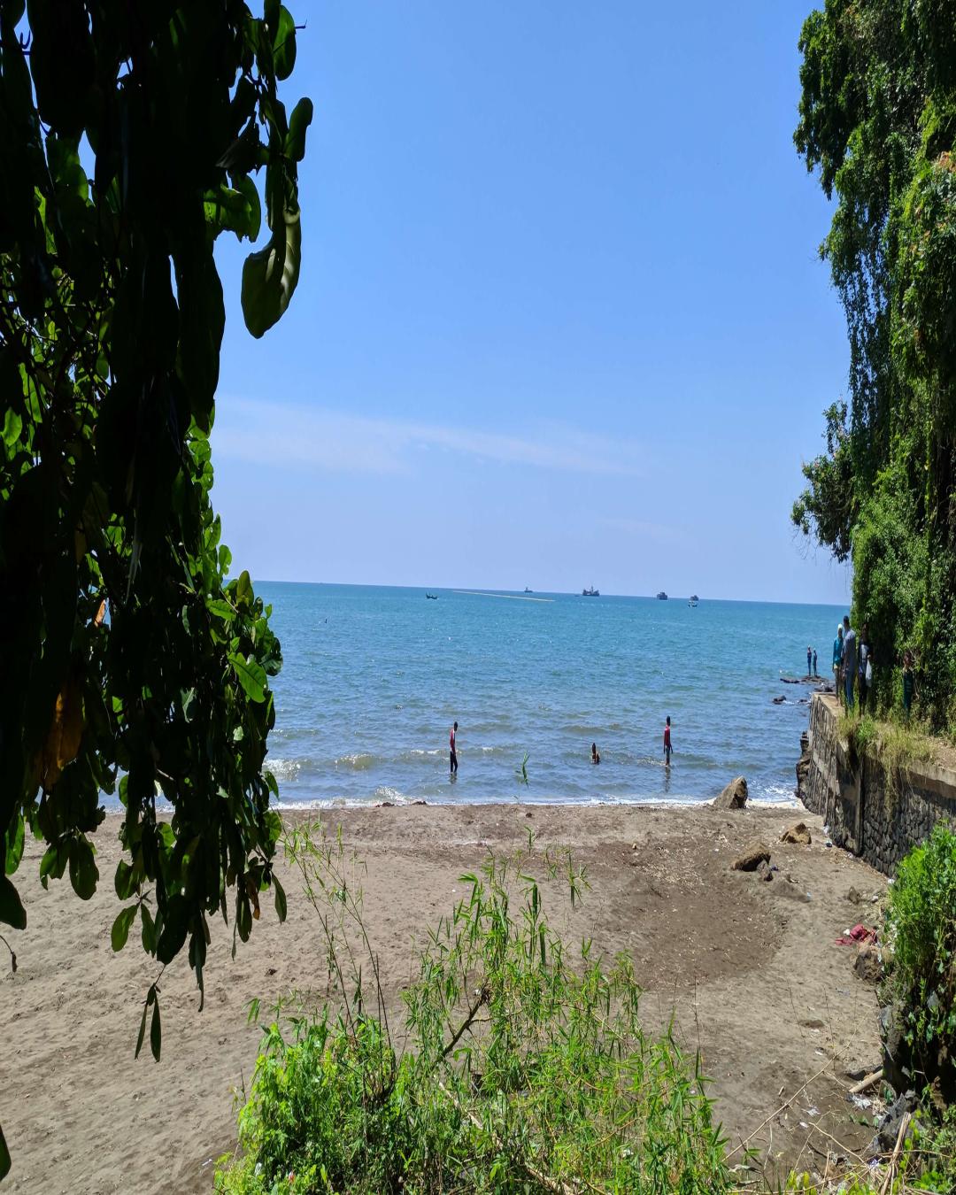 pantai-ujung-negoro-batang-destinasi-eksotis-di-pesisir-utara-jawa