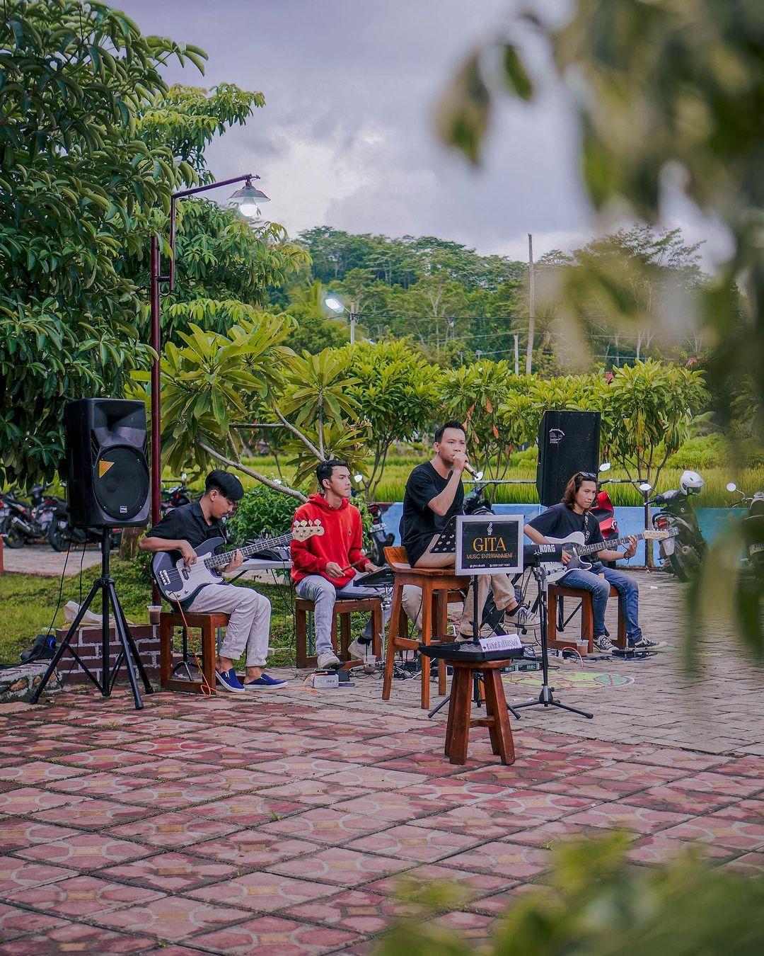 The Gege Sering Mengadaakan event Musik Reguler baik menggunakan panggung maupun non panggung